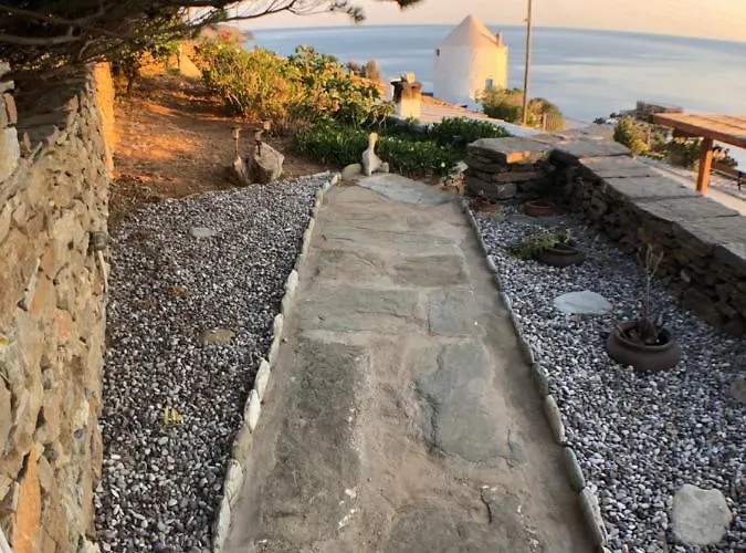 The Stone Windmill * Κούνδουρος