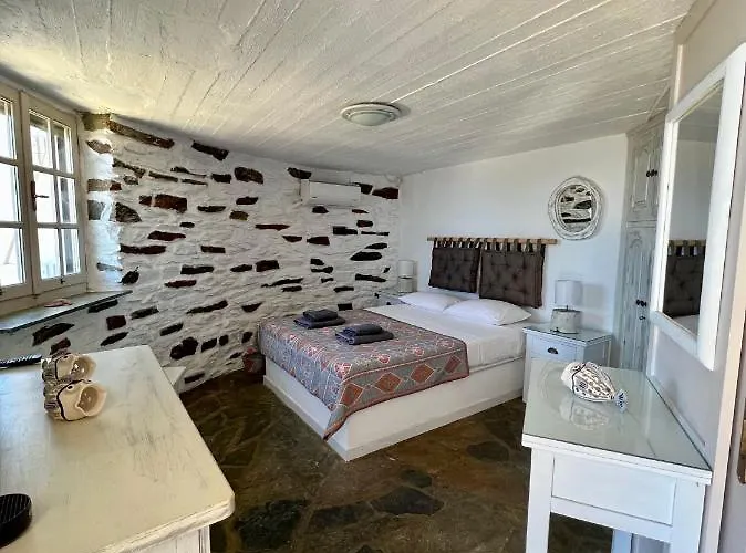 The Stone Windmill Κούνδουρος