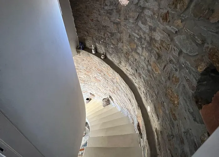 The Stone Windmill Κούνδουρος