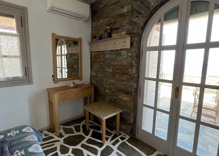 The Stone Windmill * Κούνδουρος